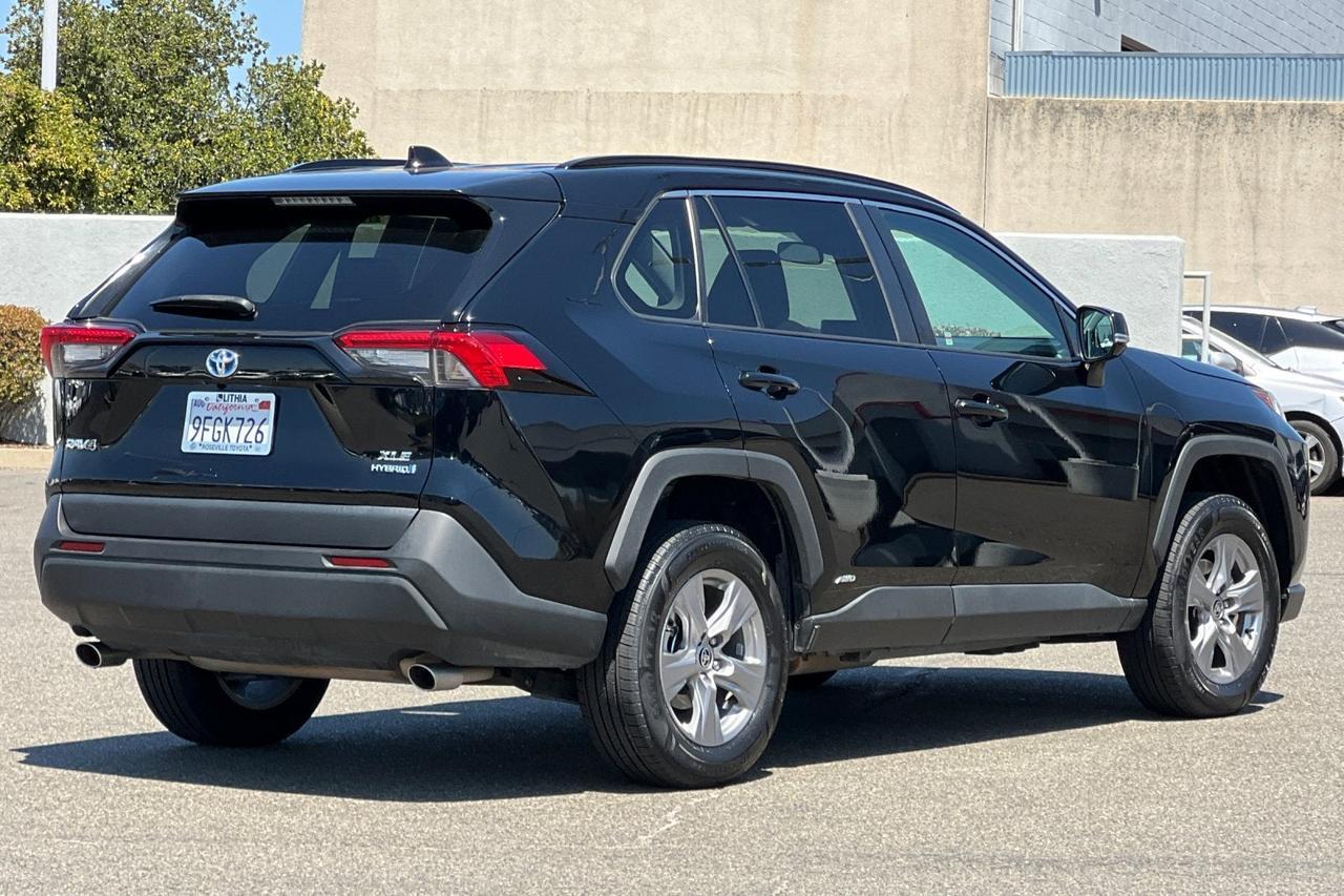 2023 Toyota RAV4 Hybrid XLE