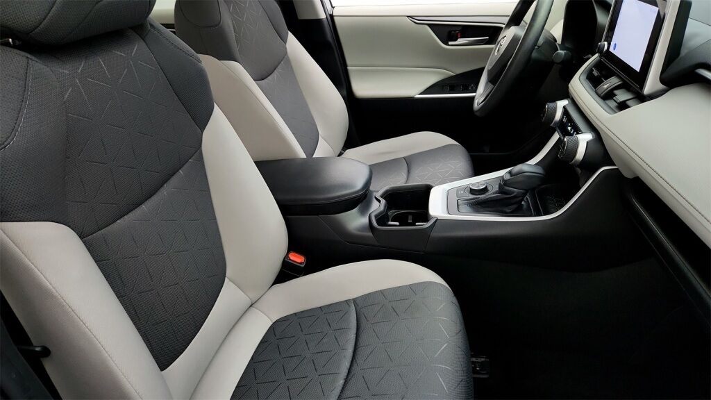2023 Toyota RAV4 Hybrid XLE Laurel MD