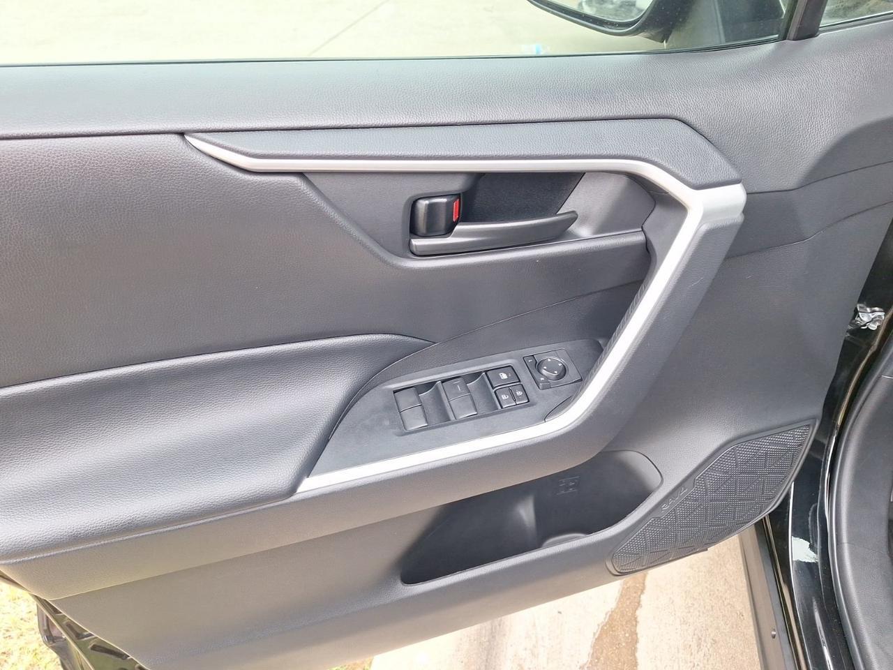 2023 Toyota RAV4 LE Hurst TX
