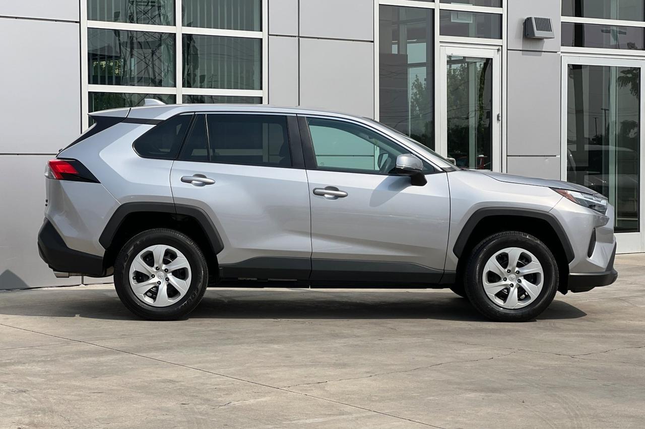 2023 Toyota RAV4 LE Ontario OR