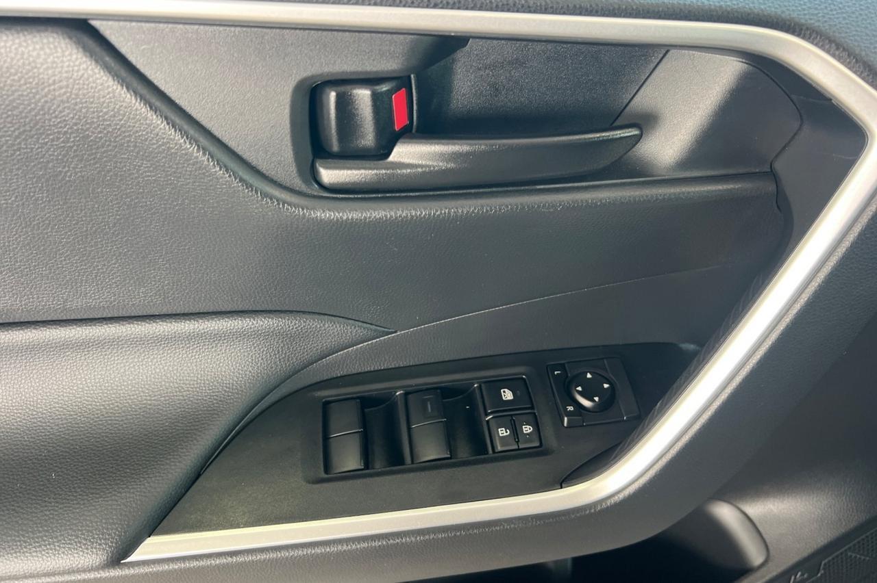 2023 Toyota RAV4 LE Ontario OR