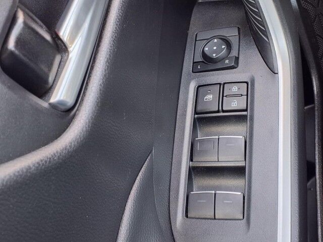 2023 Toyota RAV4 XLE  TX