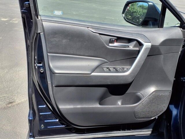 2023 Toyota RAV4 XLE  TX