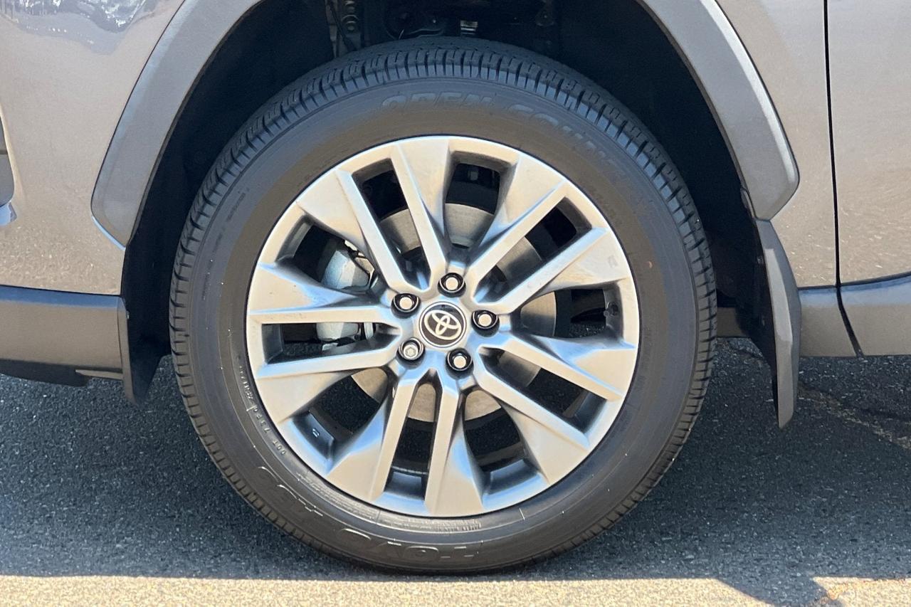 2023 Toyota RAV4 XLE Premium Roseville CA