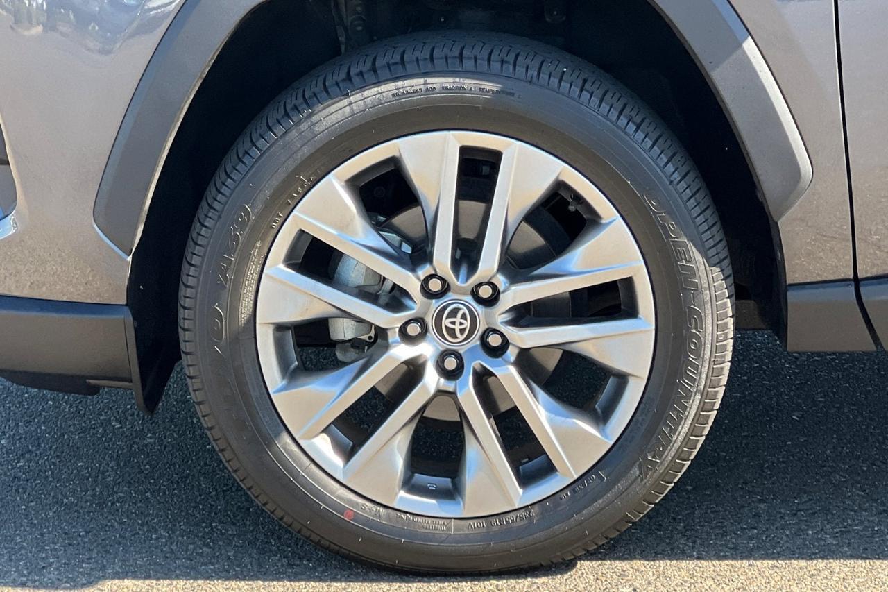 2023 Toyota RAV4 XLE Premium Roseville CA