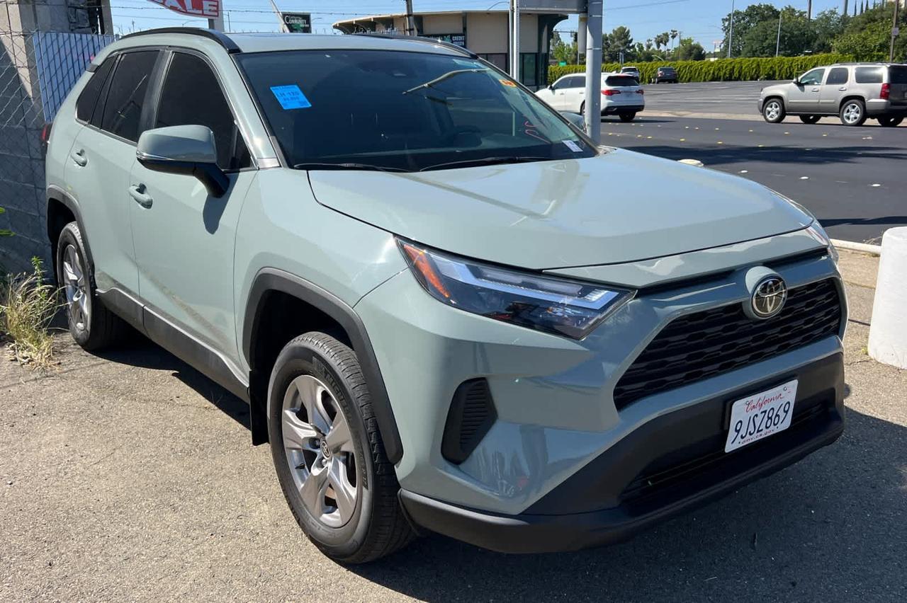 2023 Toyota RAV4 XLE