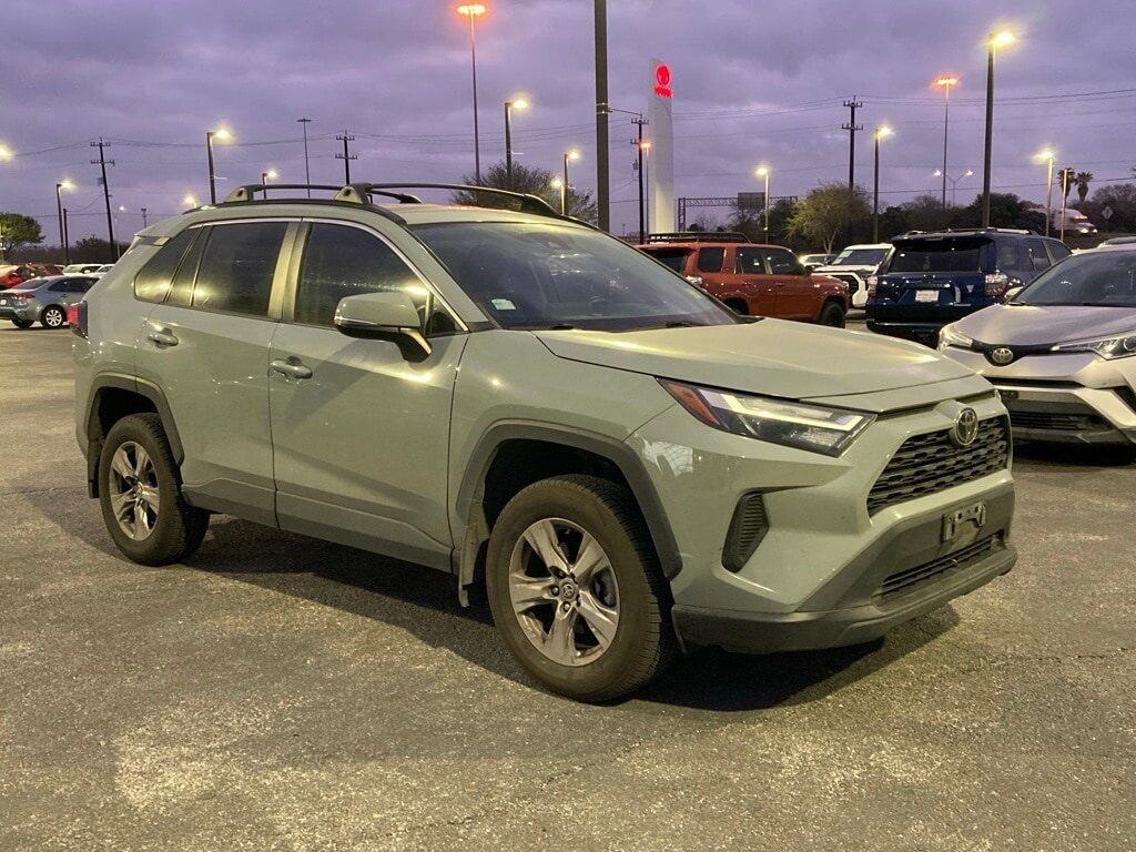 2023 Toyota RAV4 XLE