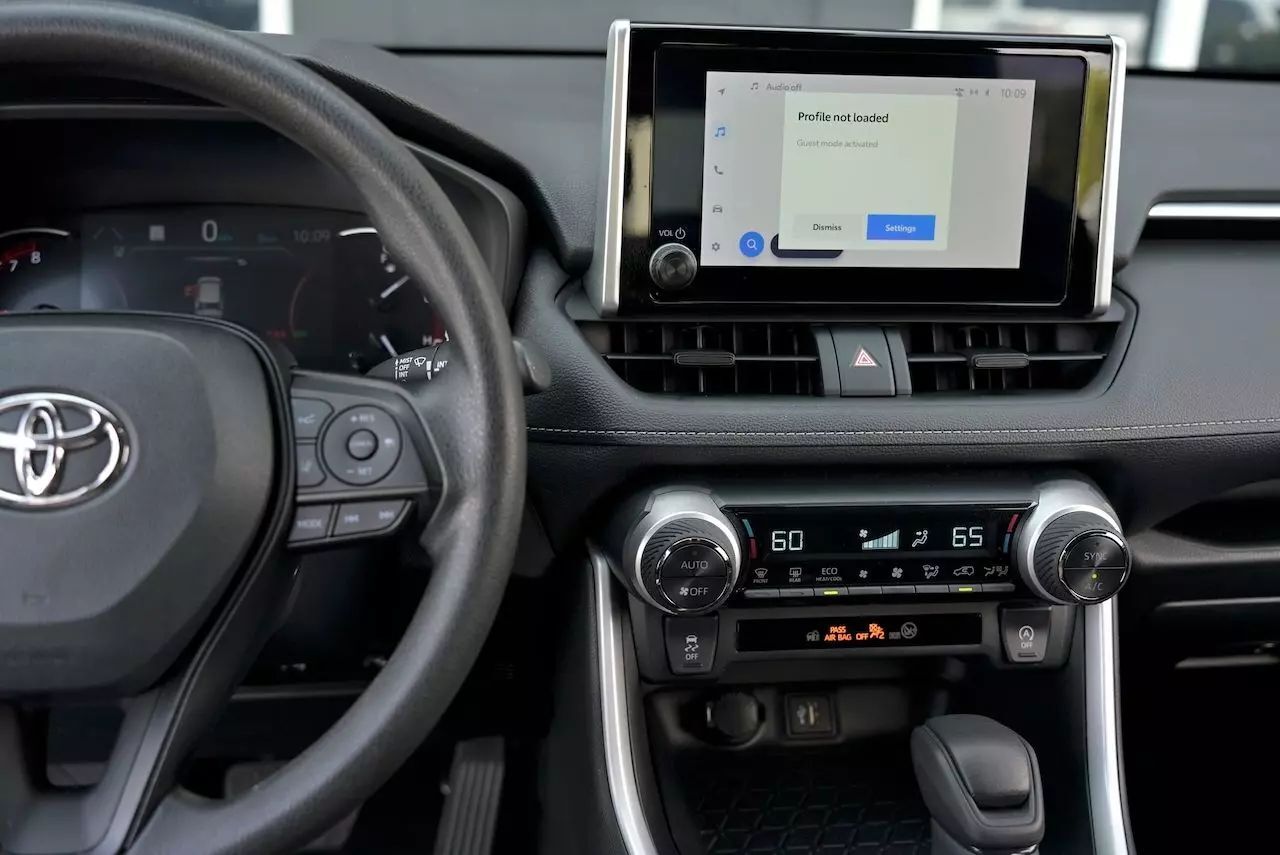 2023 Toyota RAV4 XLE Sport Utility 4D Doral FL