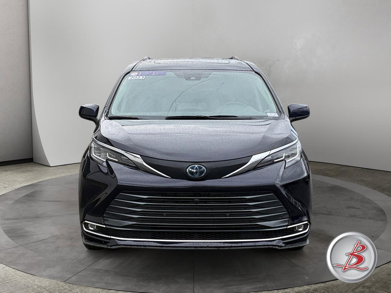 2023 Toyota SIENNA XLE