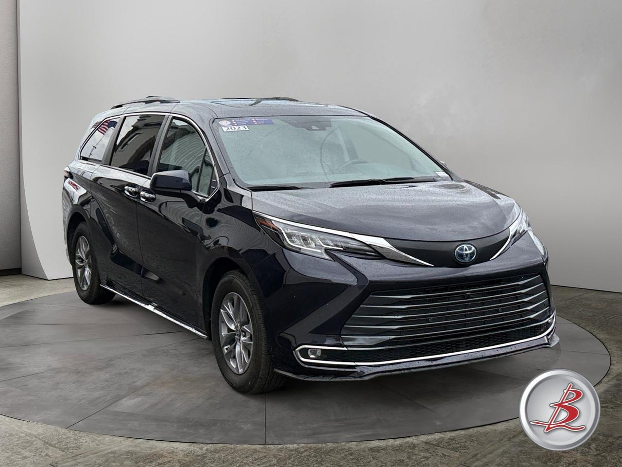 2023 Toyota SIENNA XLE