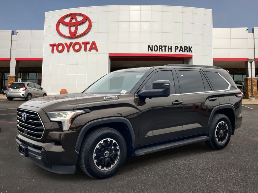 2023 Toyota Sequoia SR5