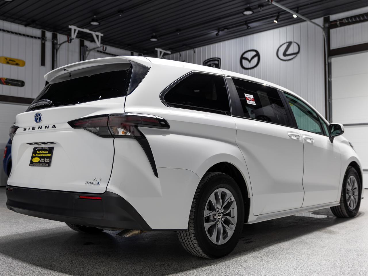 2023 Toyota Sienna LE 8-Passenger Cranberry PA