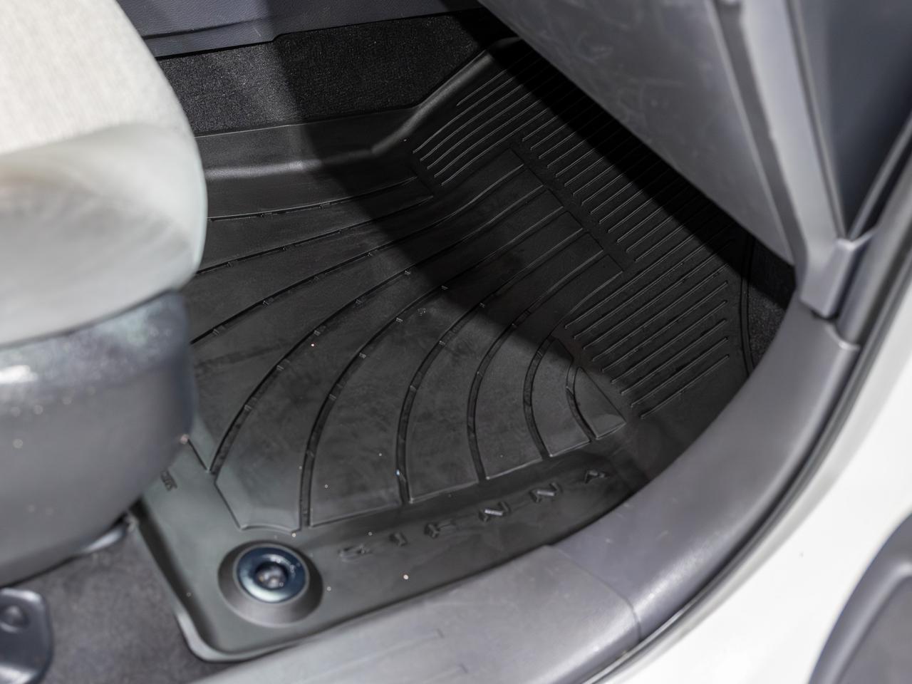 2023 Toyota Sienna LE 8-Passenger Cranberry PA