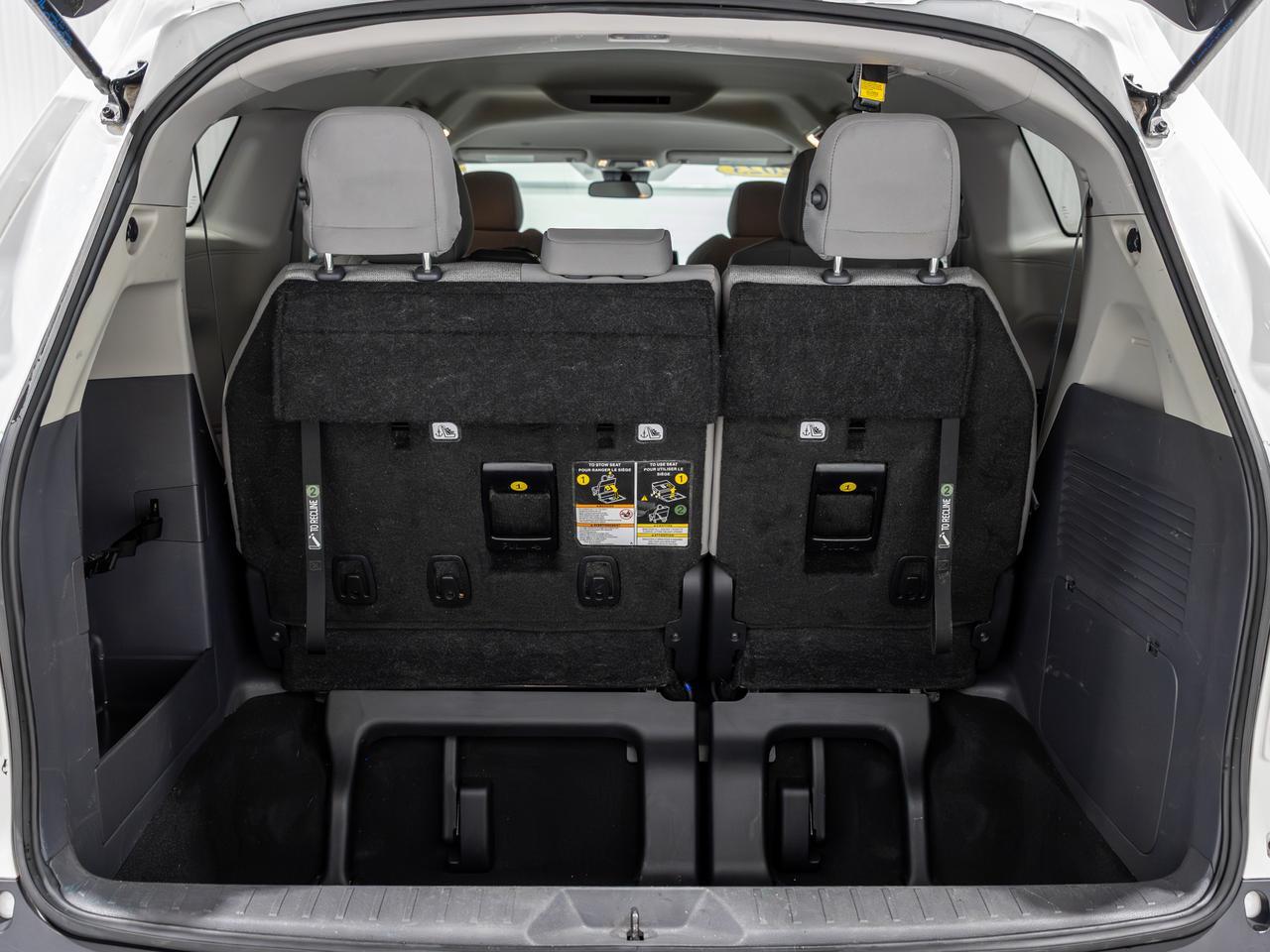 2023 Toyota Sienna LE 8-Passenger Hybrid Cranberry PA