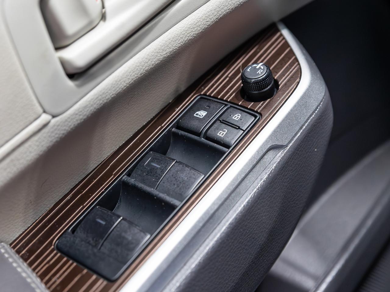 2023 Toyota Sienna LE 8-Passenger Hybrid Cranberry PA