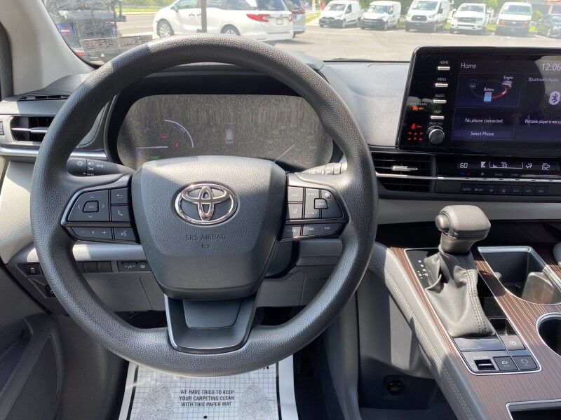 2023 Toyota Sienna LE Bristol  PA