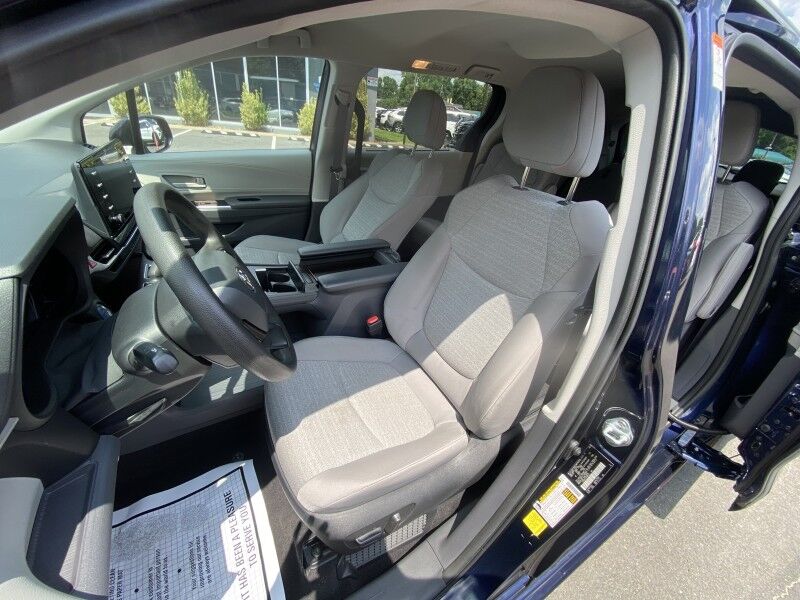 2023 Toyota Sienna LE Bristol  PA