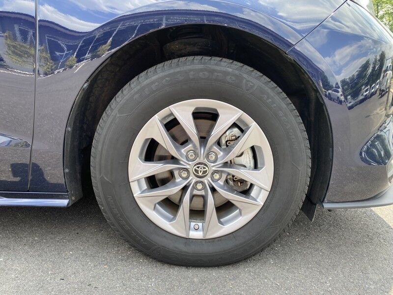 2023 Toyota Sienna LE Bristol  PA