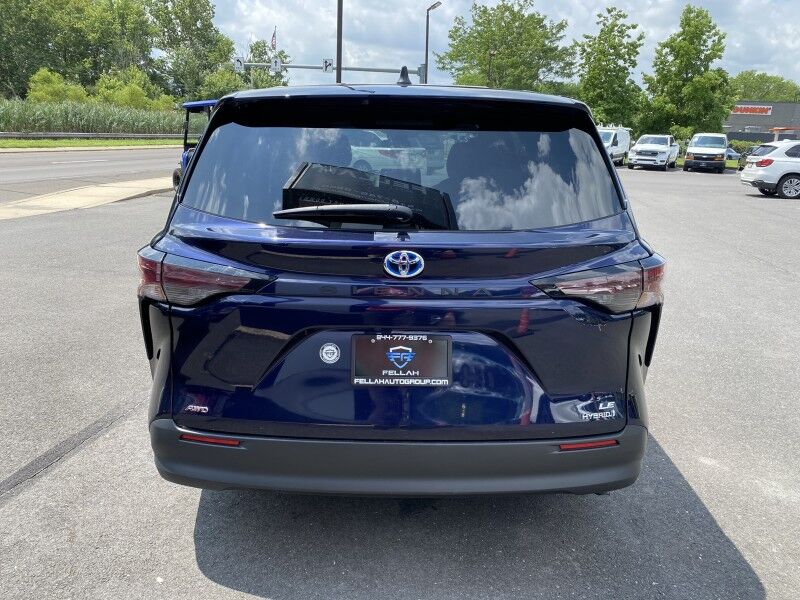 2023 Toyota Sienna LE Bristol  PA
