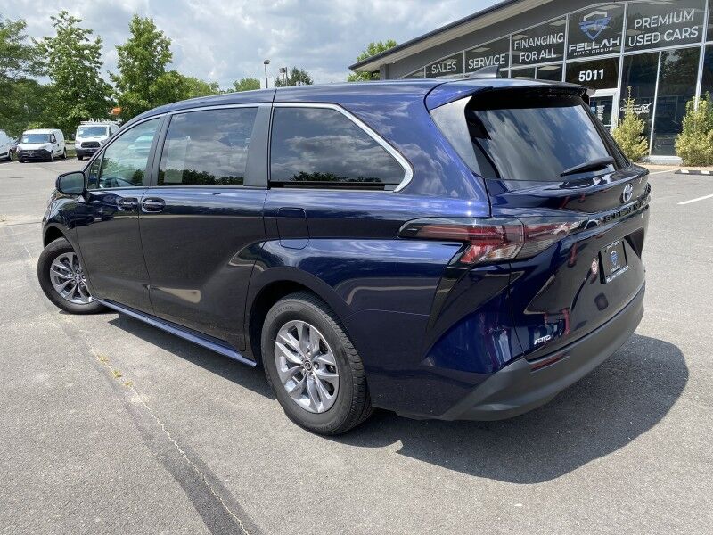 2023 Toyota Sienna LE Bristol  PA