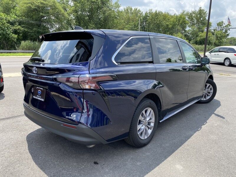 2023 Toyota Sienna LE Bristol  PA