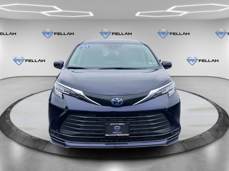 2023 Toyota Sienna LE Bristol  PA