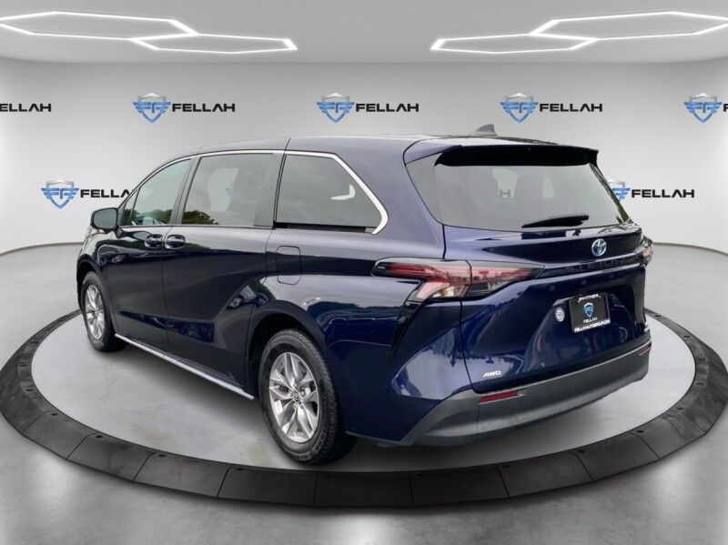 2023 Toyota Sienna LE Bristol  PA