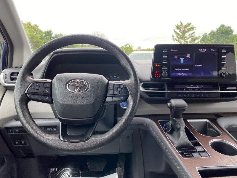 2023 Toyota Sienna LE Springfield PA