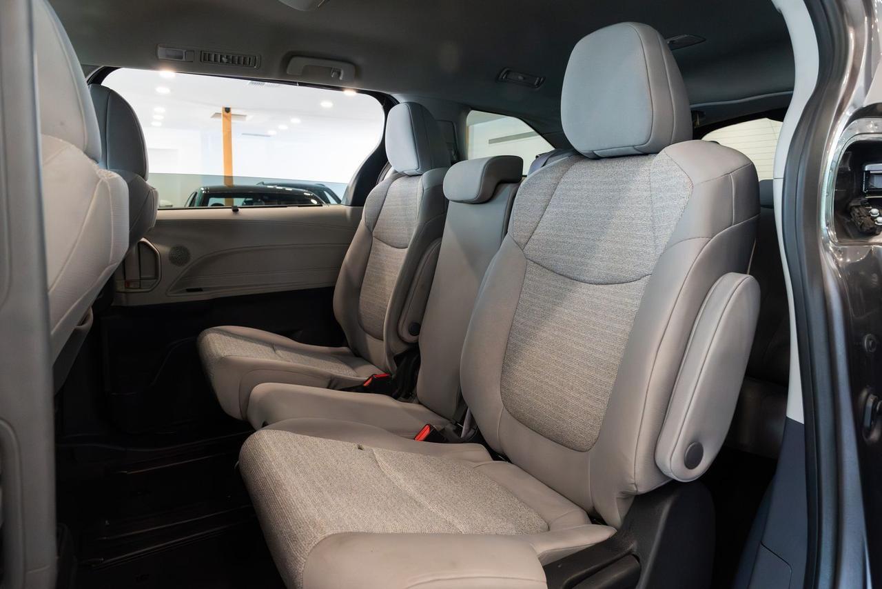 2023 Toyota Sienna LE Gladstone OR