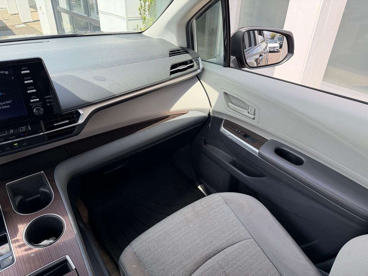 2023 Toyota Sienna LE Gladstone OR