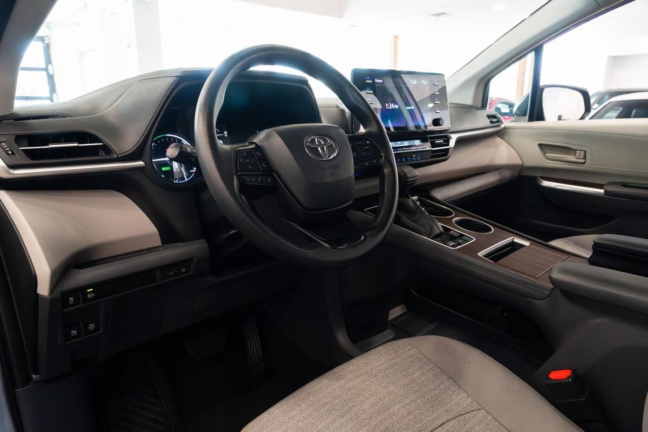 2023 Toyota Sienna LE Gladstone OR