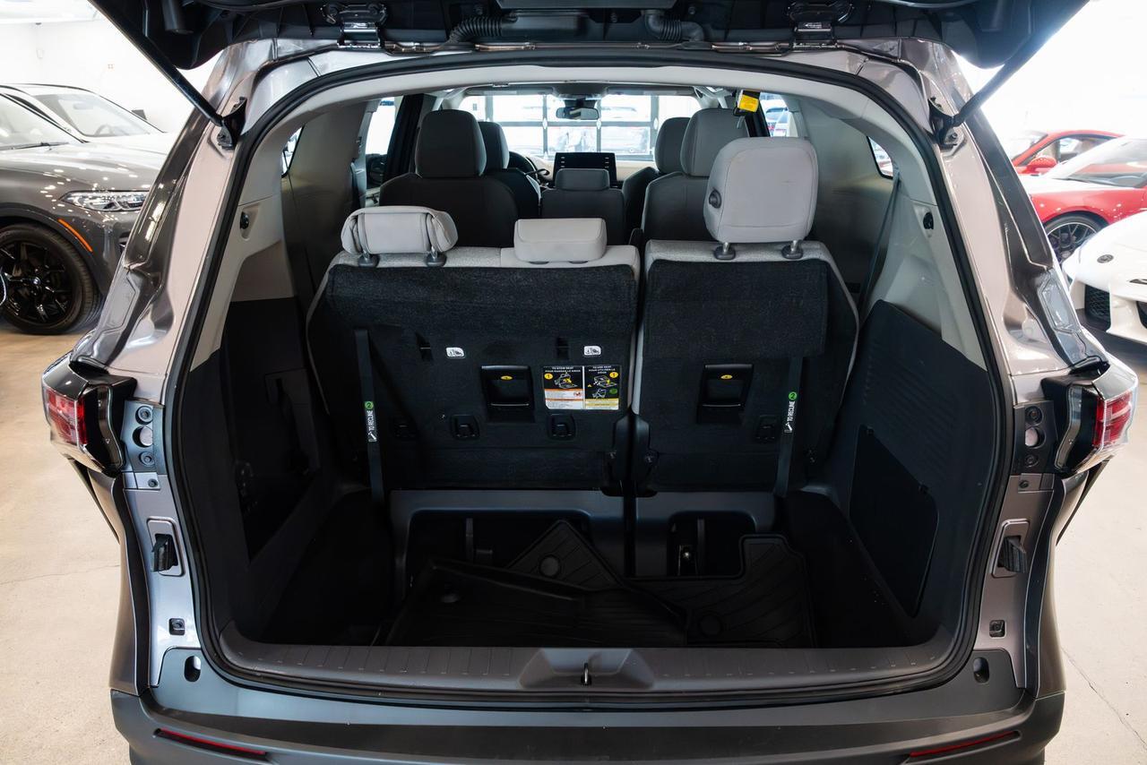 2023 Toyota Sienna LE Gladstone OR