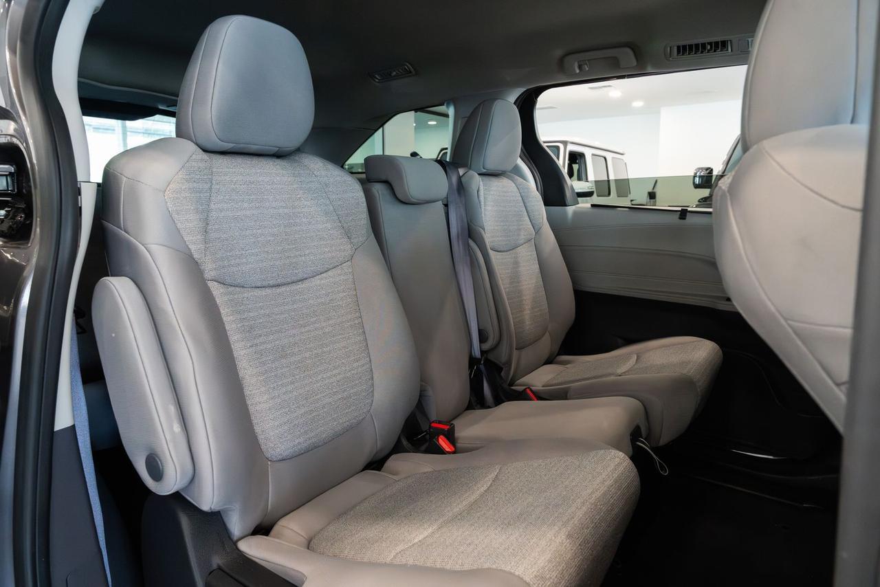 2023 Toyota Sienna LE Gladstone OR