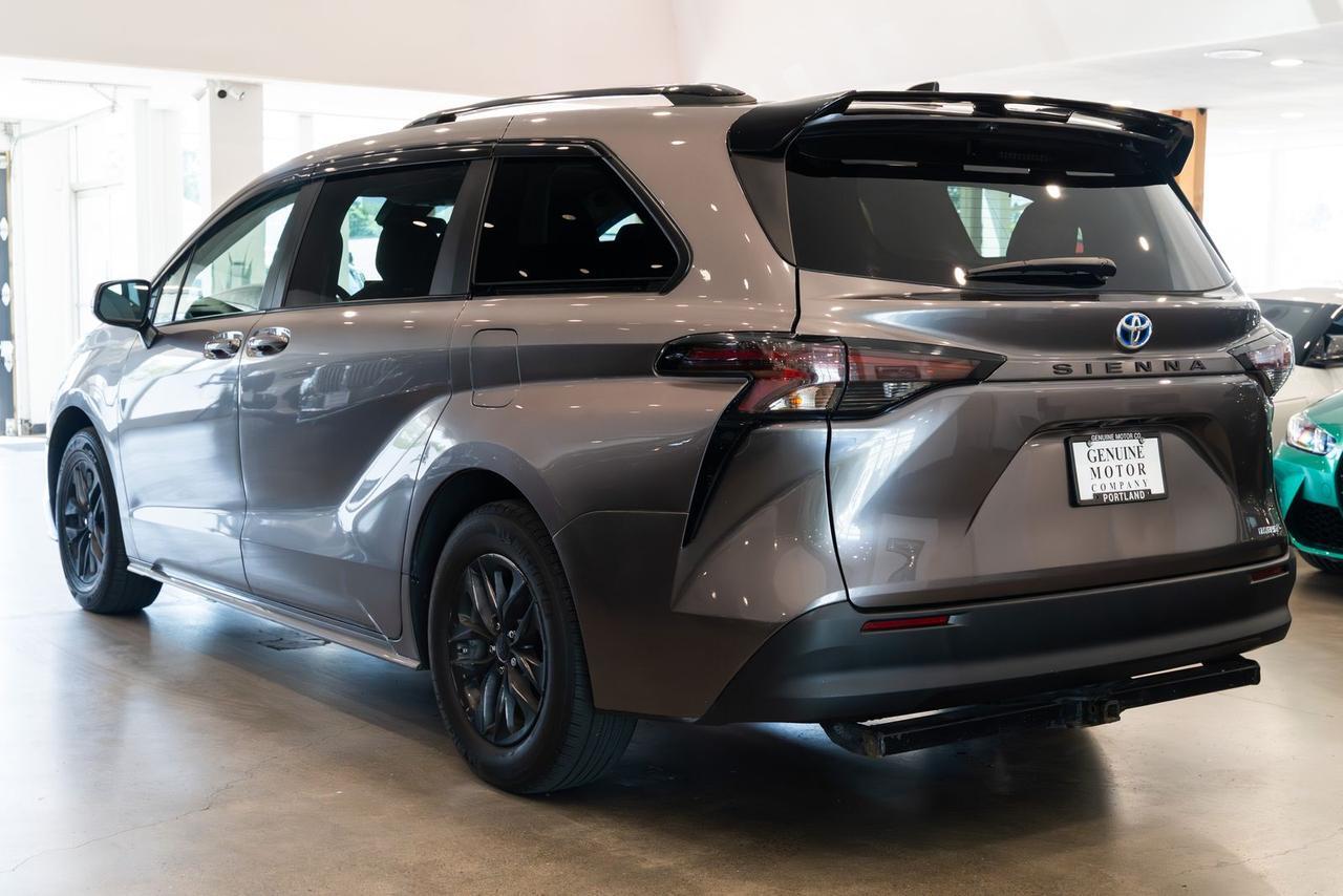 2023 Toyota Sienna LE Gladstone OR
