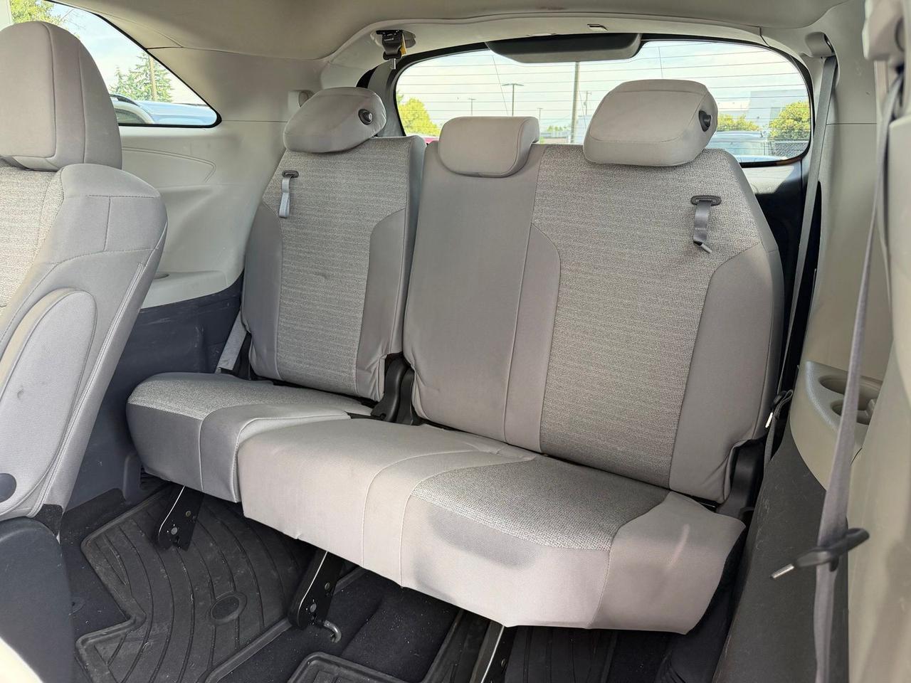 2023 Toyota Sienna LE Gladstone OR