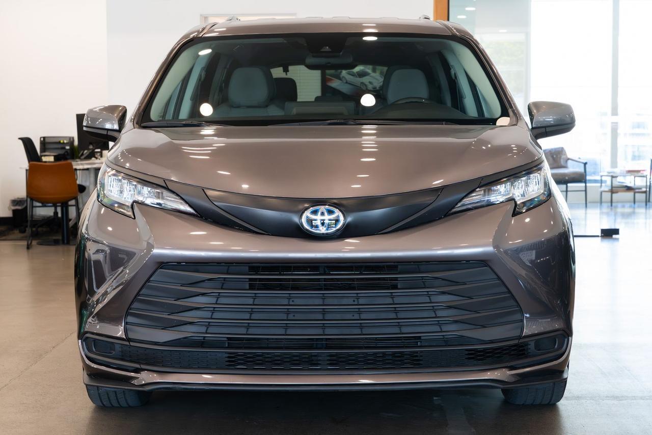 2023 Toyota Sienna LE Gladstone OR