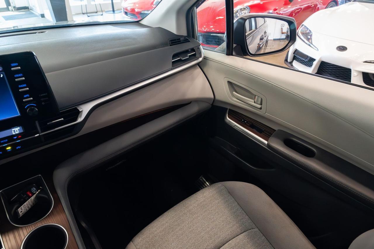 2023 Toyota Sienna LE Gladstone OR