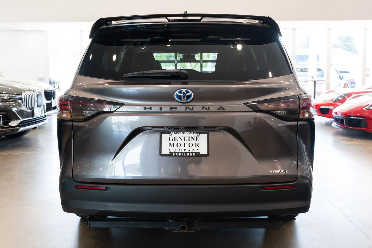 2023 Toyota Sienna LE Gladstone OR