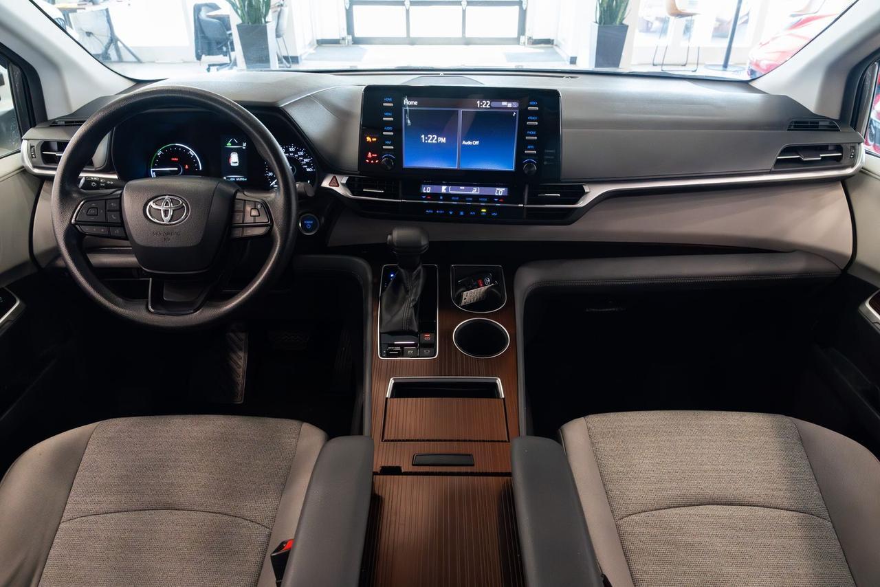 2023 Toyota Sienna LE Gladstone OR