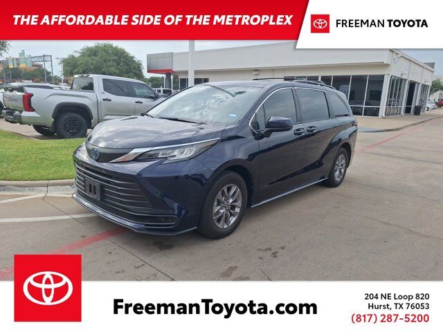 2023 Toyota Sienna LE Hurst TX