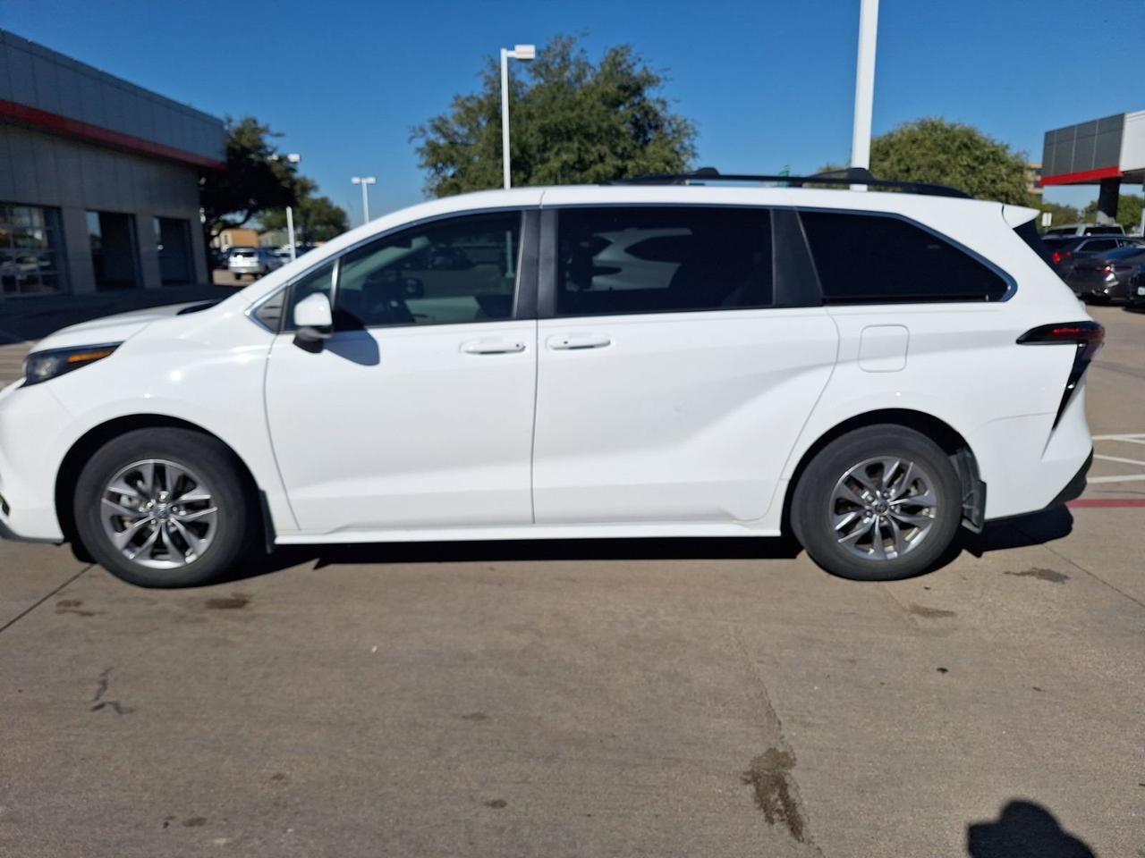2023 Toyota Sienna LE Hurst TX