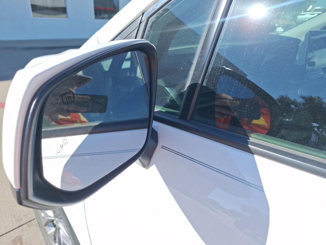 2023 Toyota Sienna LE Hurst TX