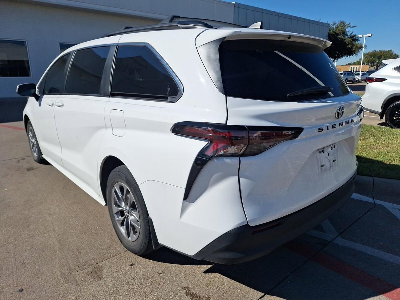 2023 Toyota Sienna LE Hurst TX