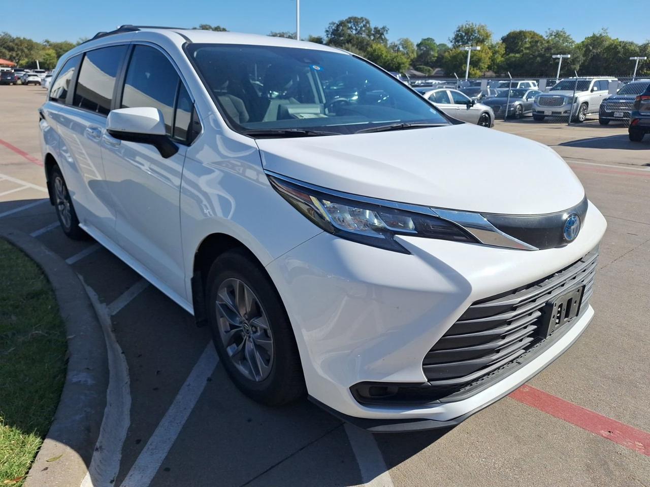 2023 Toyota Sienna LE Hurst TX