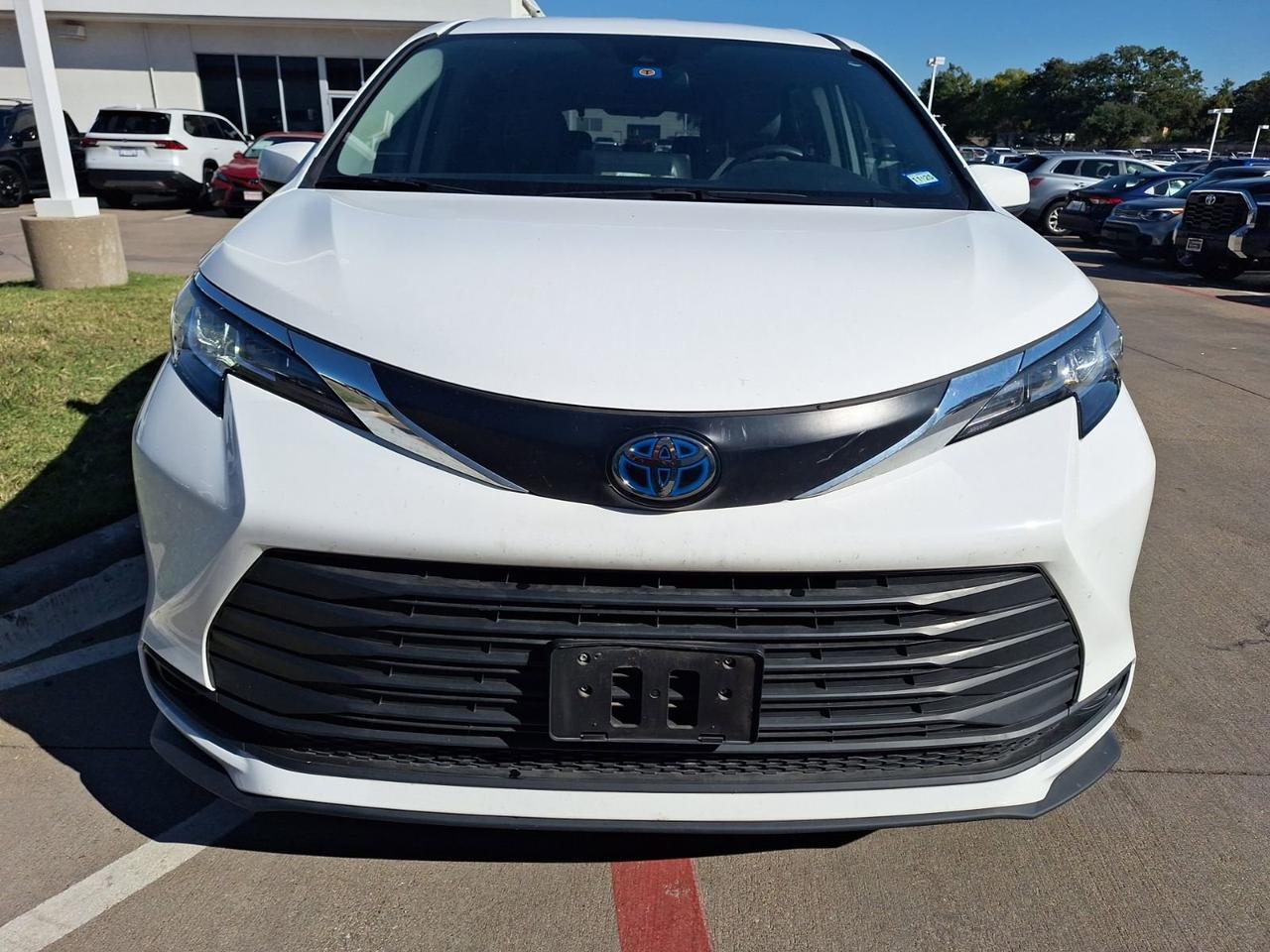 2023 Toyota Sienna LE Hurst TX