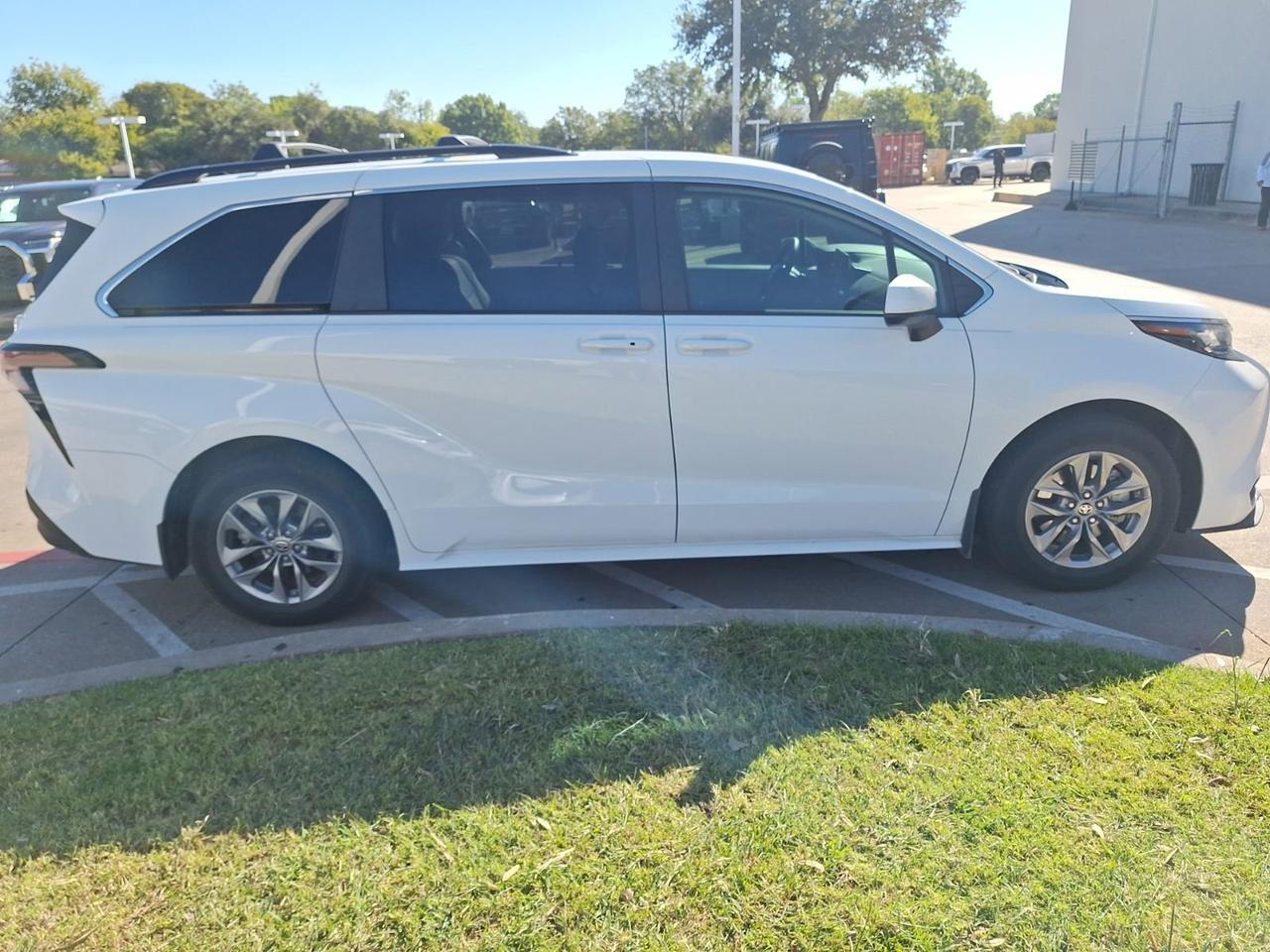 2023 Toyota Sienna LE Hurst TX