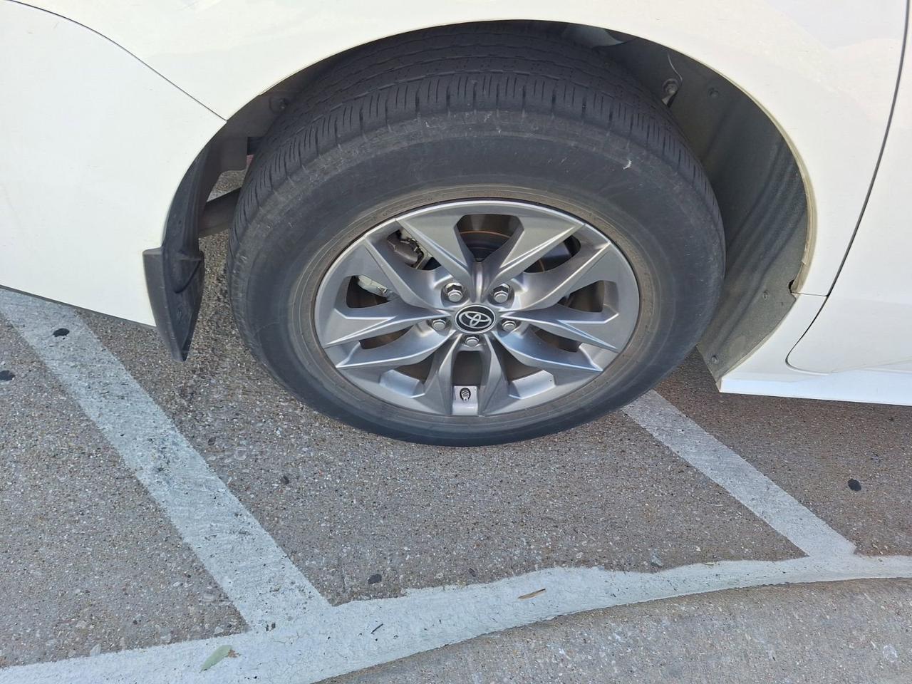 2023 Toyota Sienna LE Hurst TX