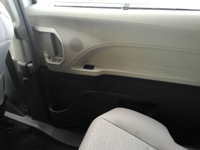 2023 Toyota Sienna LE Plano TX