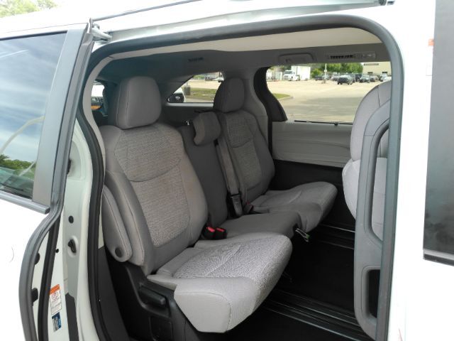 2023 Toyota Sienna LE Plano TX