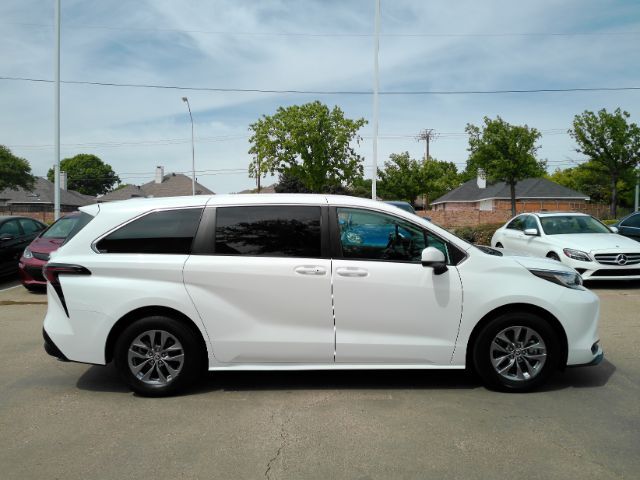 2023 Toyota Sienna LE Plano TX